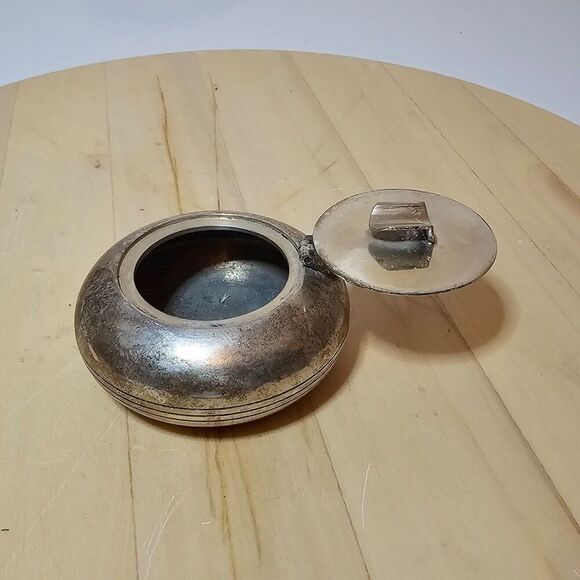 Vinage Silver Plate Pocket/Compact Round Ashtray With Hinged Lid Cigar Holder - Picture 1 of 9
